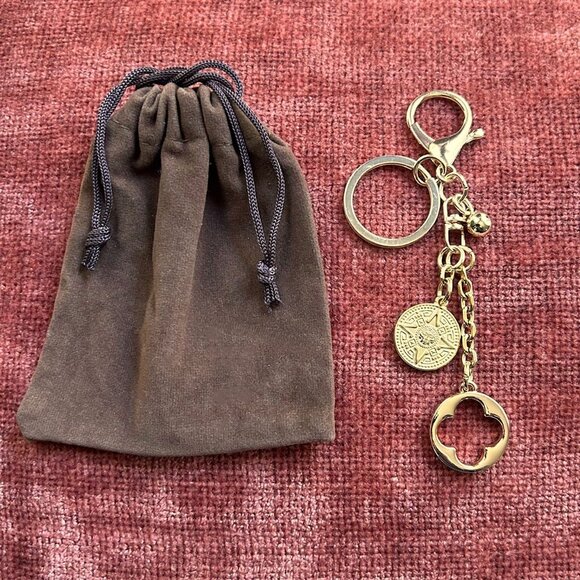 New STAR AND CLOVER Bag Charm Gold Tone⭐ - Picture 1 of 7